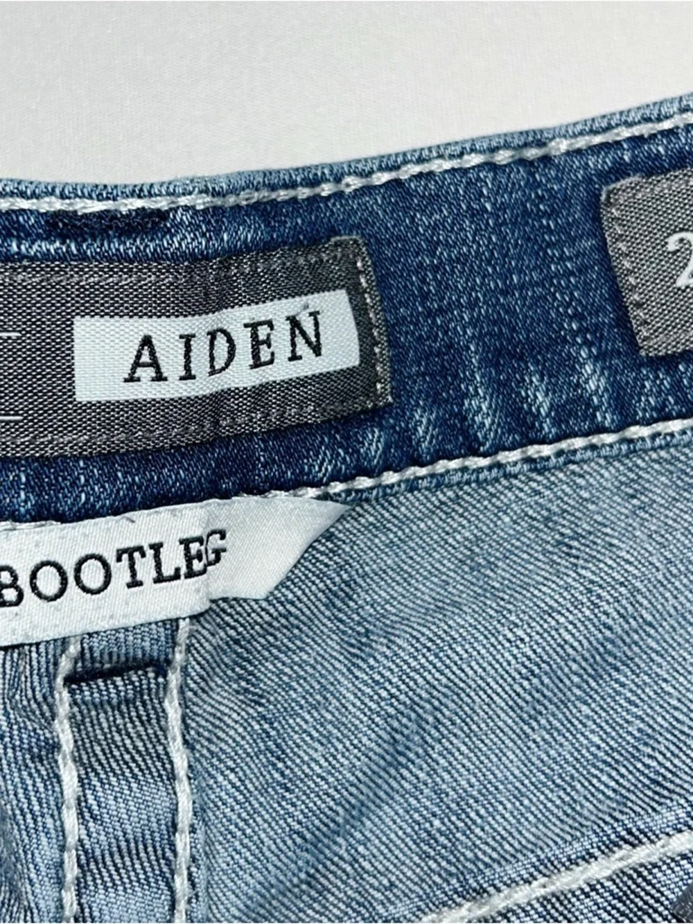 BKE Women's AIDEN Bootleg Jeans Size 28 Regular - Picture 3 of 5